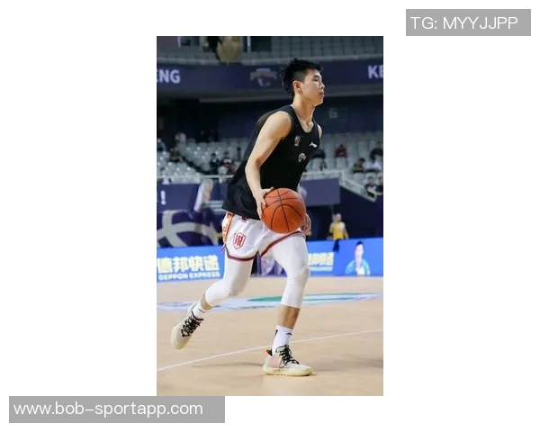 林葳在比赛中表现出色抓住机会贡献8分2板1助展现潜力